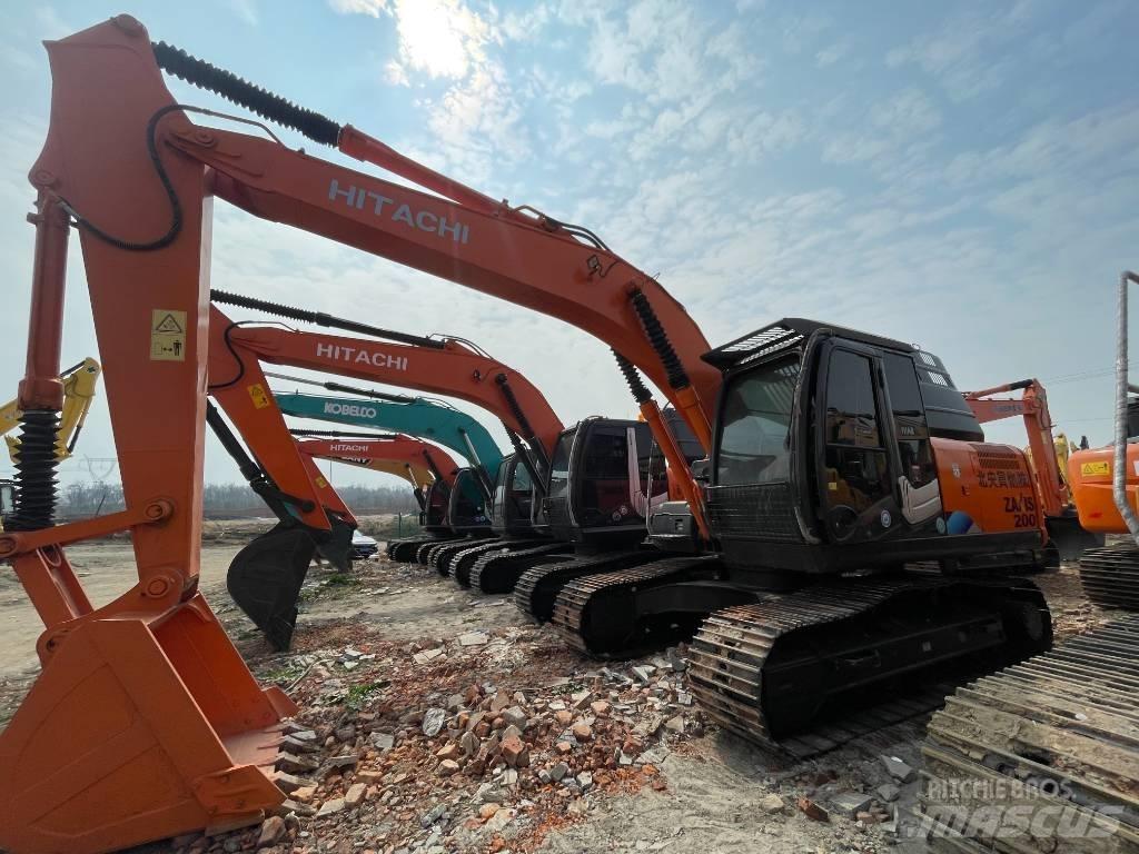 Hitachi ZX 200 대형 굴삭기 29톤 이상