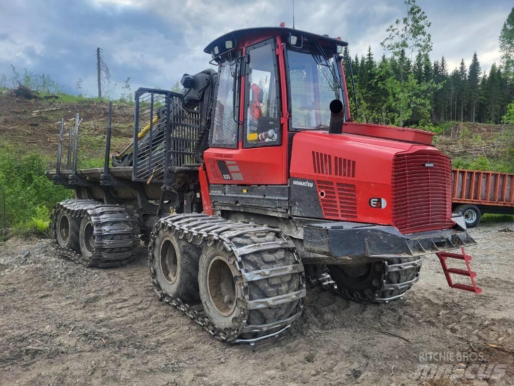 Komatsu 835 원목 포워더