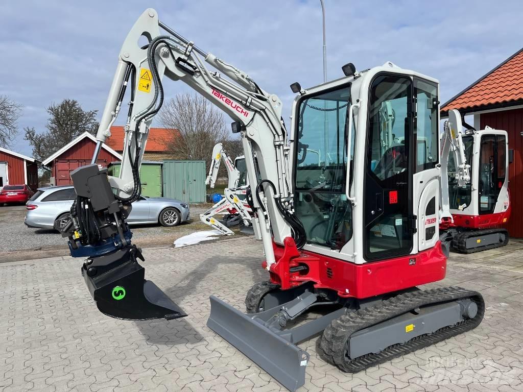 Takeuchi TB325R 소형 굴삭기 7톤 미만