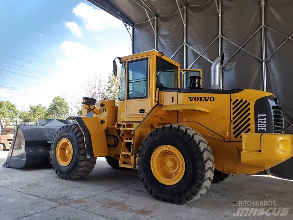 Volvo L 120 E  휠로우더