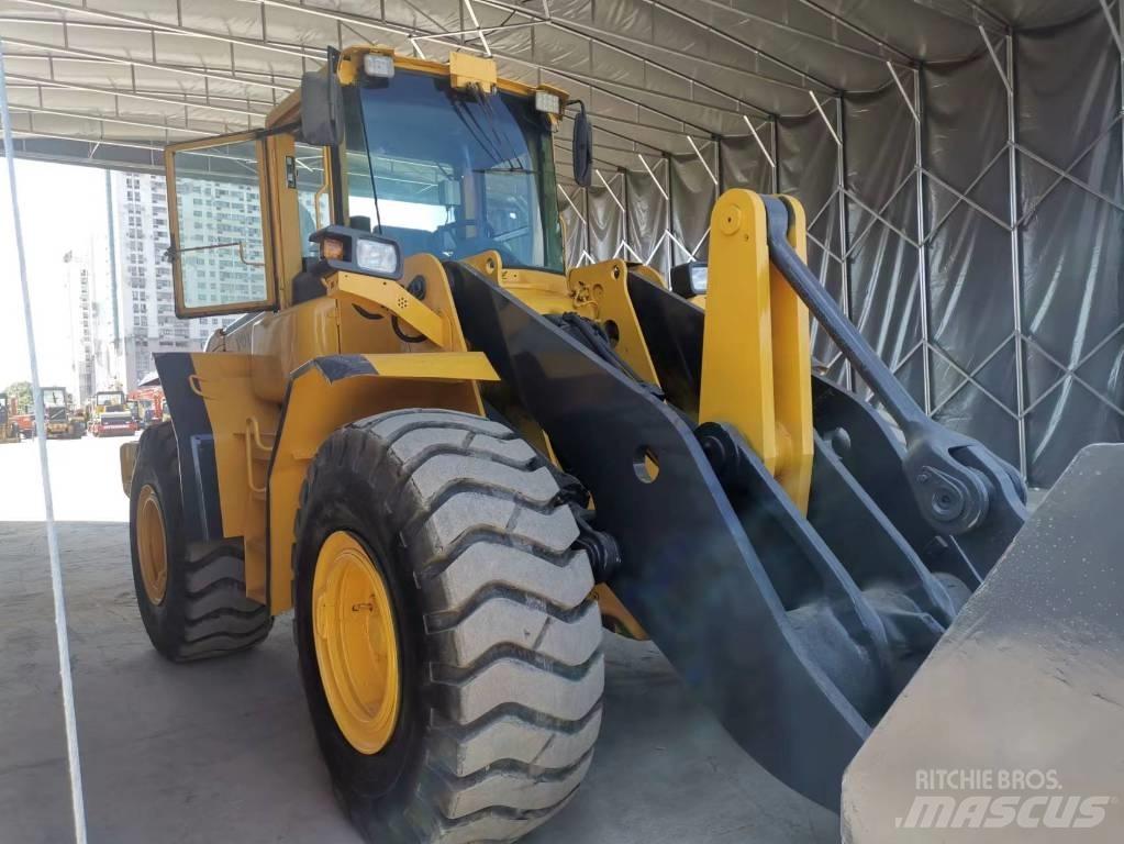 Volvo L 120 E  휠로우더
