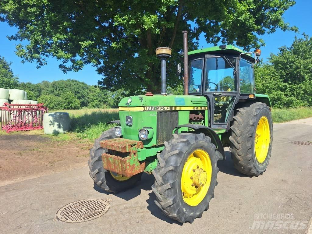 John Deere 3040 트랙터