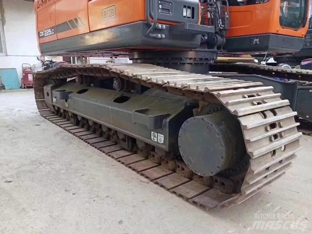 Doosan DX 225 LC 대형 굴삭기 29톤 이상