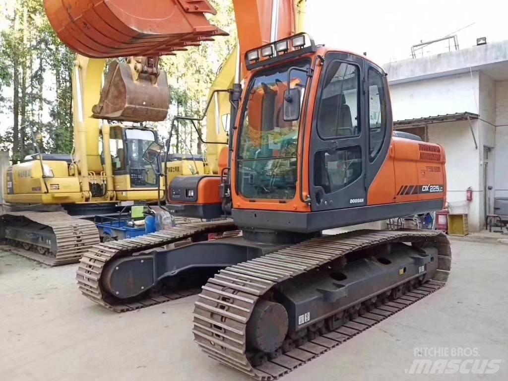Doosan DX 225 LC 대형 굴삭기 29톤 이상