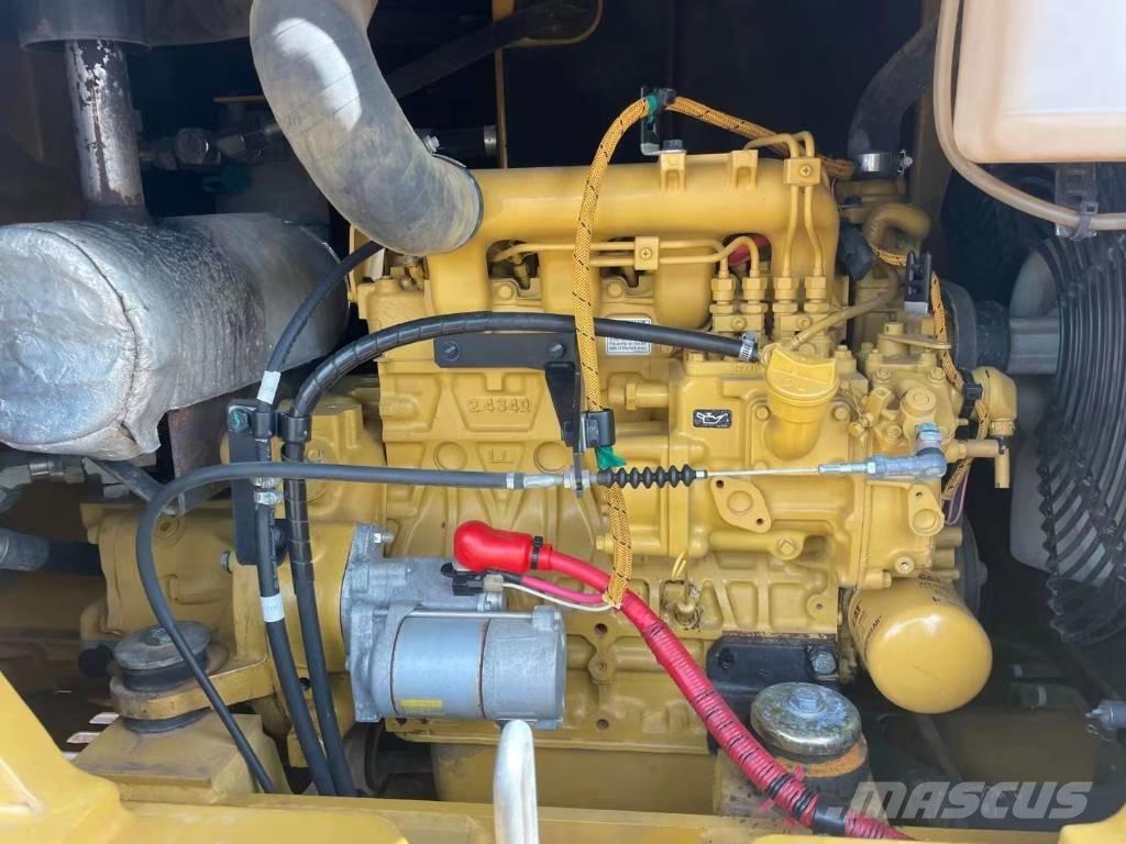 CAT 305.5E2 소형 굴삭기 7톤 미만