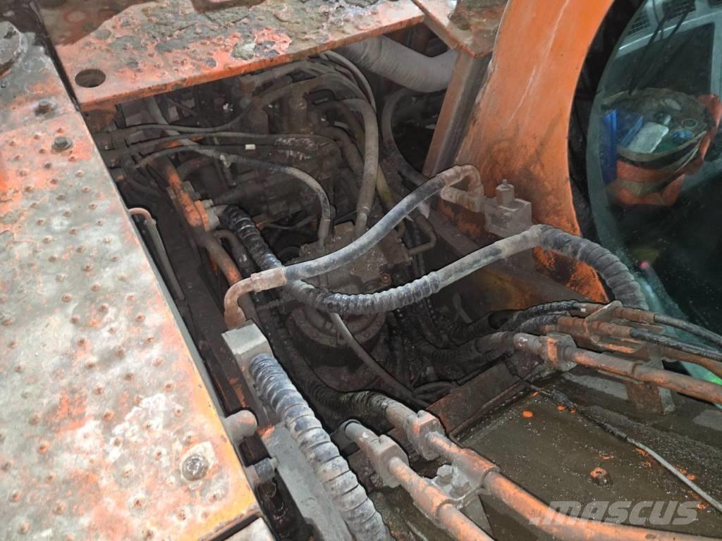 Doosan DX 210 W  휠 굴삭기