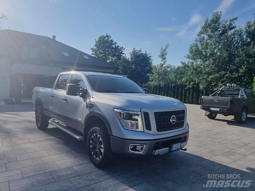 Nissan TITAN XD PRO 픽업/드롭사이드