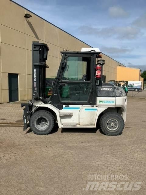 UniCarriers DX60-5 디젤 지게차