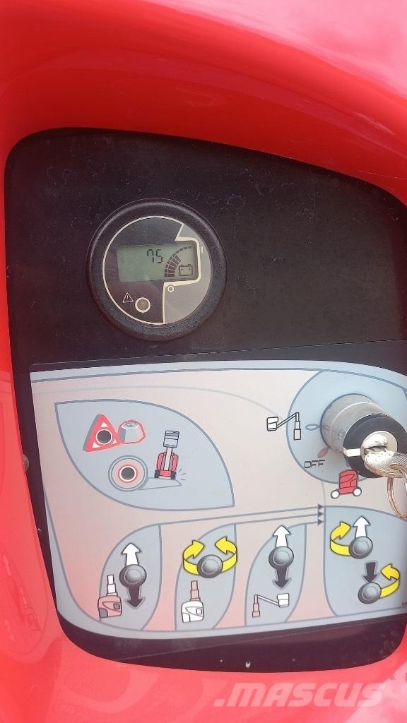 Manitou 100 VJR 인원/화물 앨리베이터