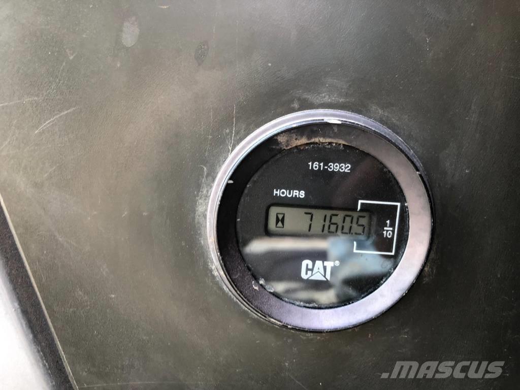 CAT 320 D L 대형 굴삭기 29톤 이상