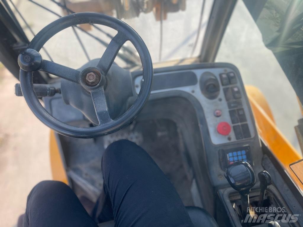 JCB TLT 30 D 4x4 텔러 핸들러