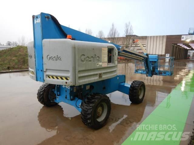 Genie S45 견인식 전동이동 리프트
