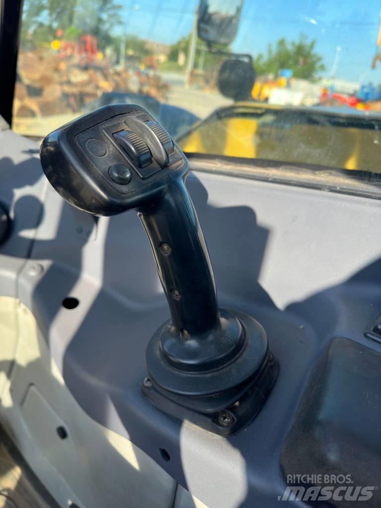 CAT TH407AG 농업용 텔레 핸들러