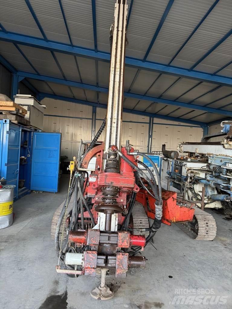 Soilmec SM305 중형 드릴 장비
