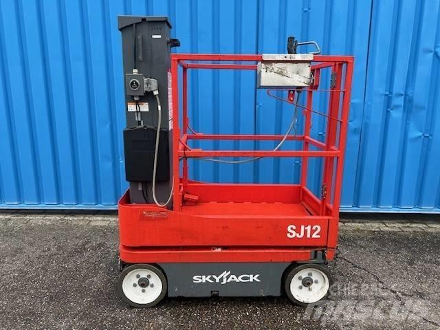 SkyJack SJ 12 가위형 리프트