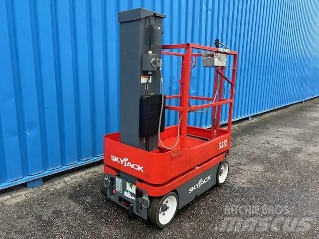 SkyJack SJ 12 가위형 리프트