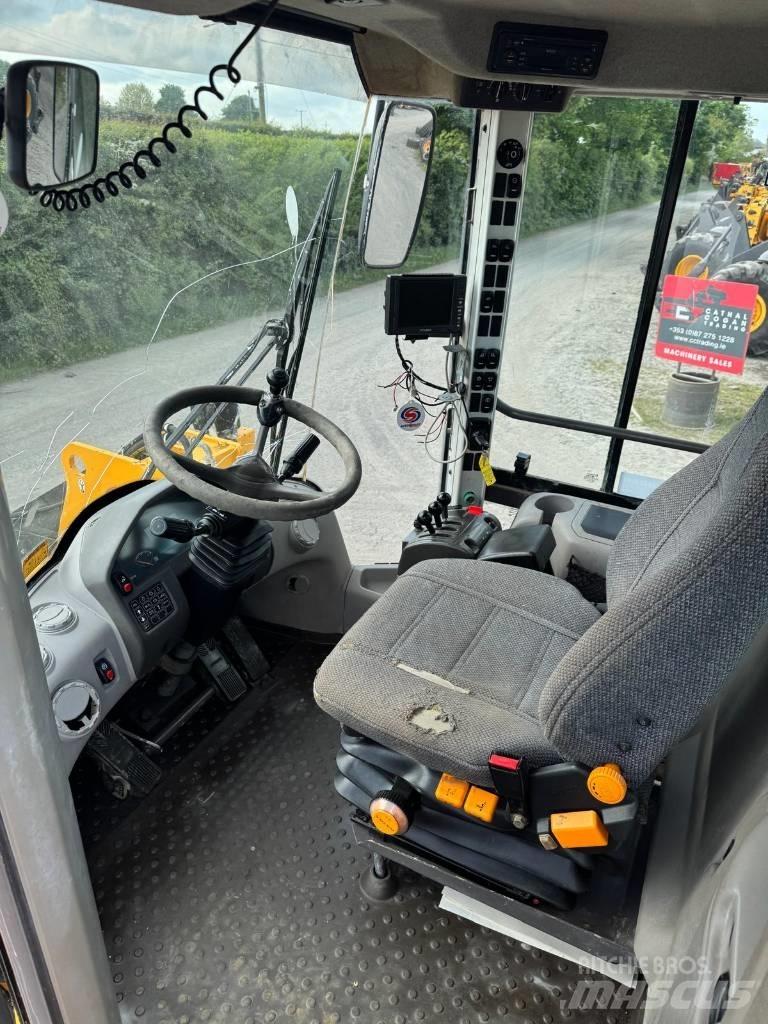 Volvo L 120 F  휠로우더