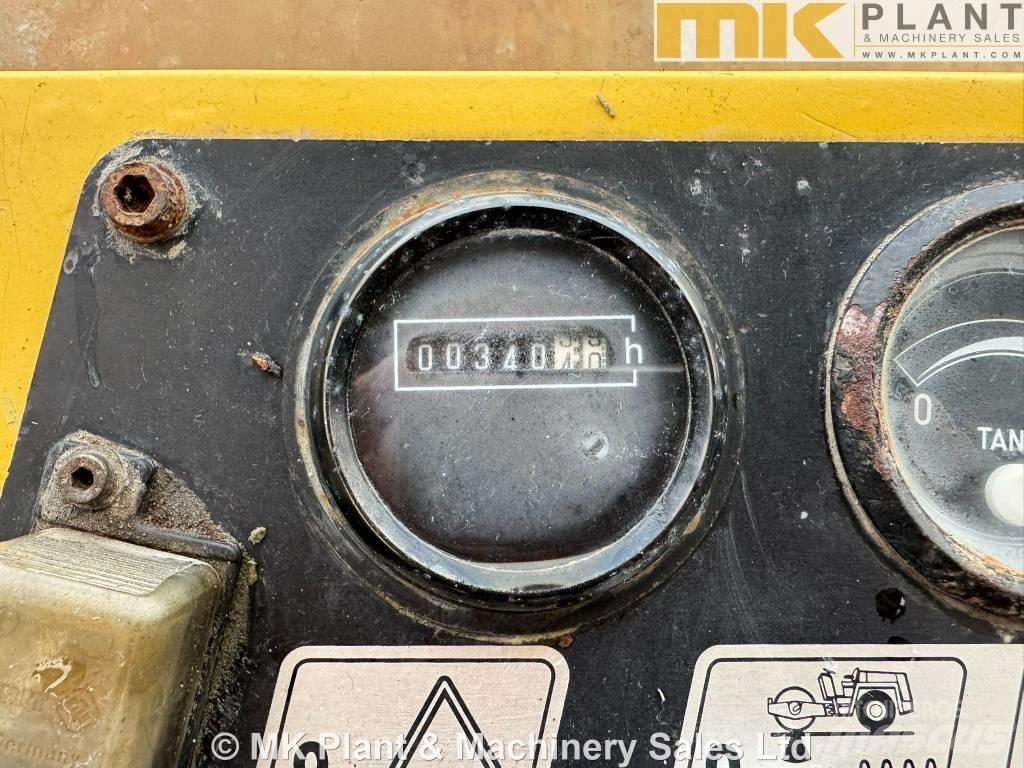 Bomag BW 213 D-2 싱글 드럼 롤러