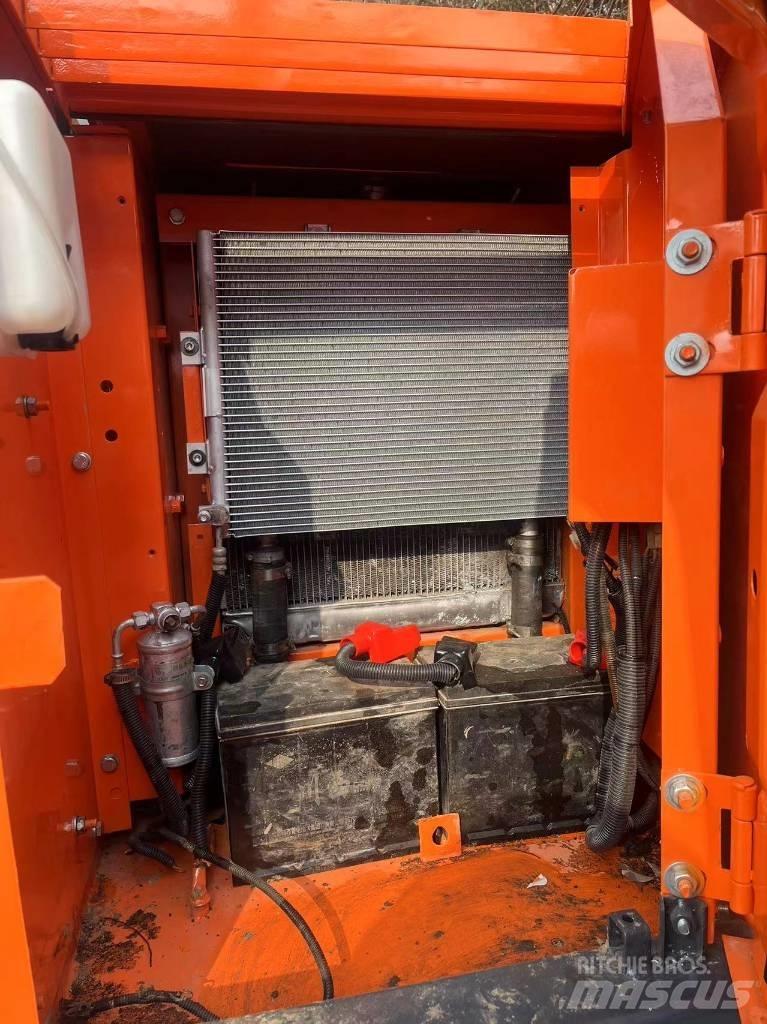 Hitachi ZX70 대형 굴삭기 29톤 이상