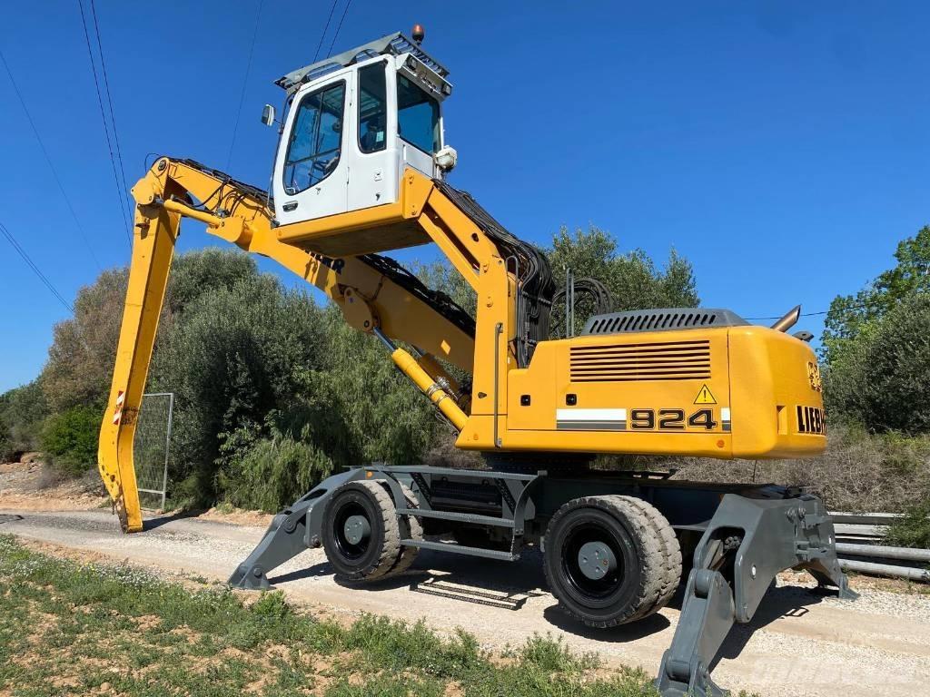 Liebherr A 924 C 폐기물/산업 처리기