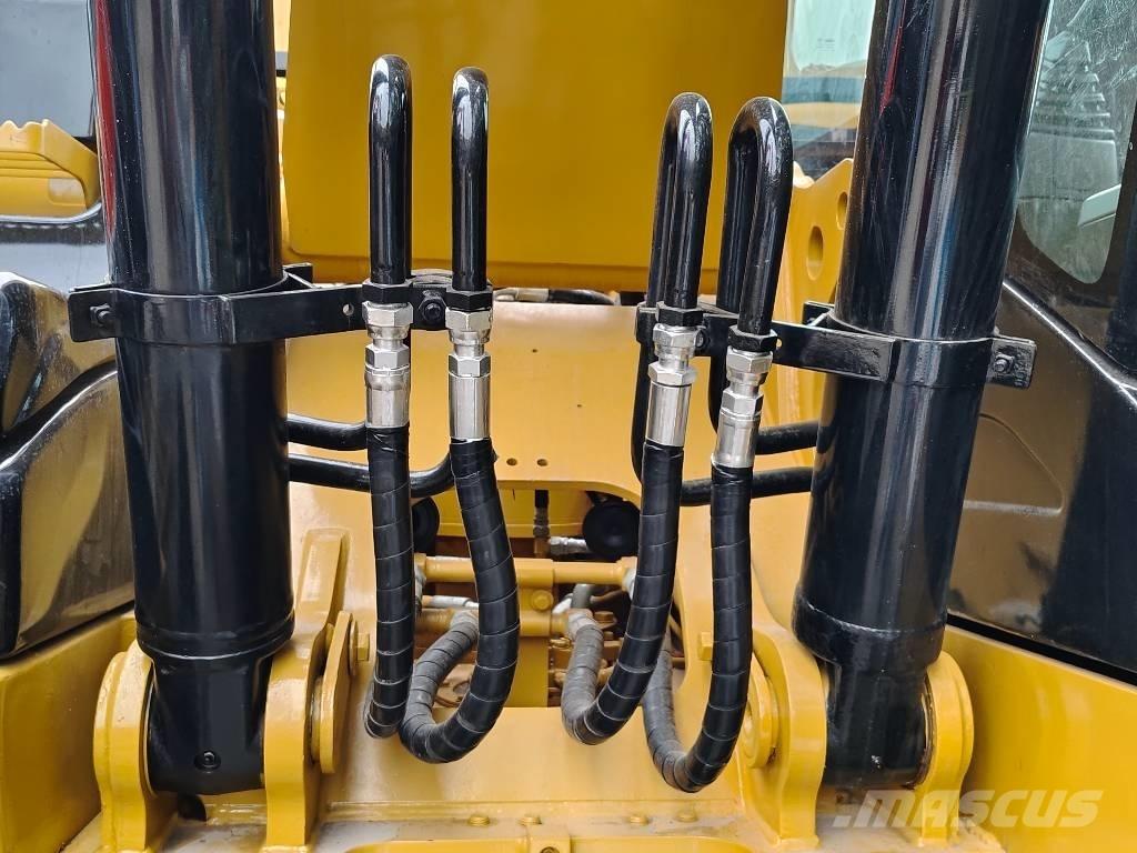 CAT 320 D 대형 굴삭기 29톤 이상