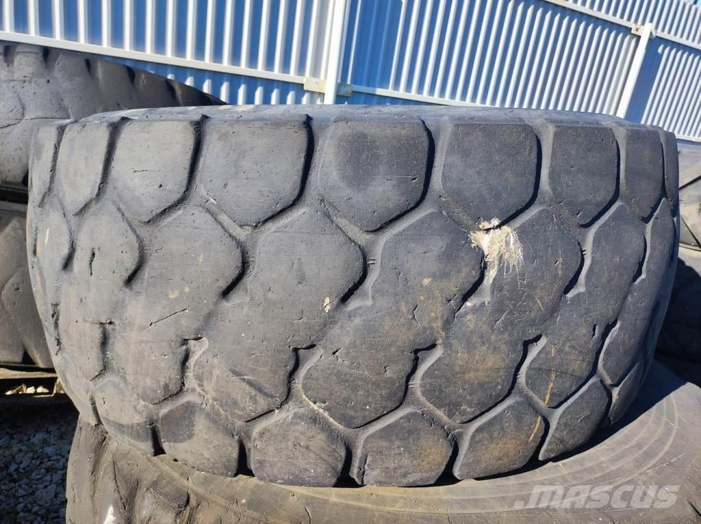  23.5 R25 TYERS 타이어, 휠 및 림