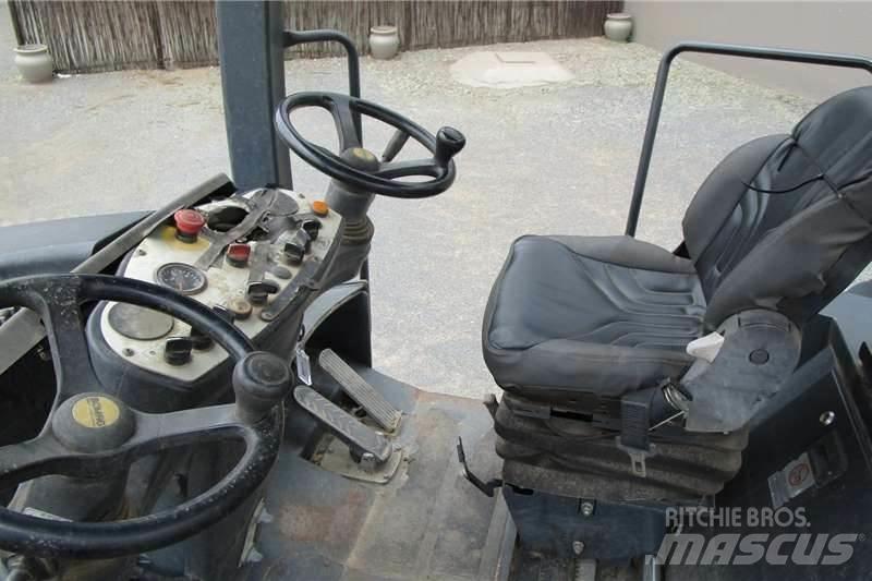 Bomag BW27RH 콤비 롤러
