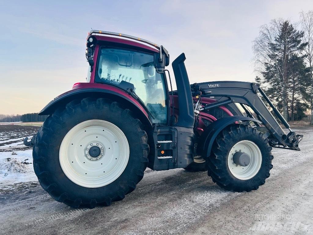 Valtra T 215 Active 트랙터