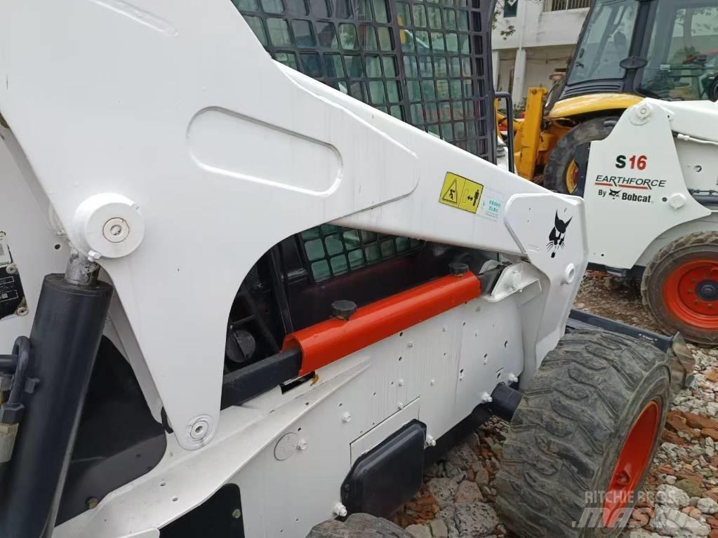 Bobcat S 330  스키드로더