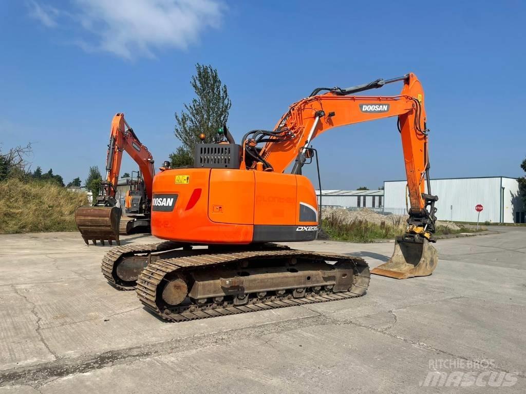 Doosan DX 235 LCR-5 대형 굴삭기 29톤 이상