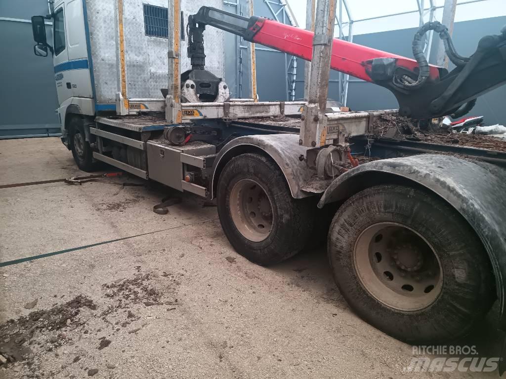 Volvo FH 520 목재 트럭