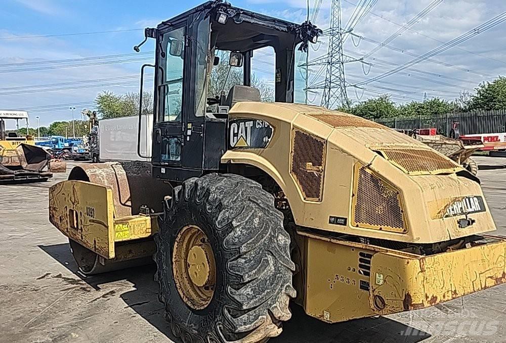 CAT CS 76 싱글 드럼 롤러
