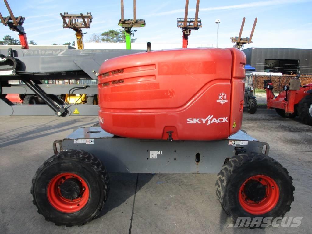 SkyJack SJ 51 AJ (725) 자주식 고소작업대