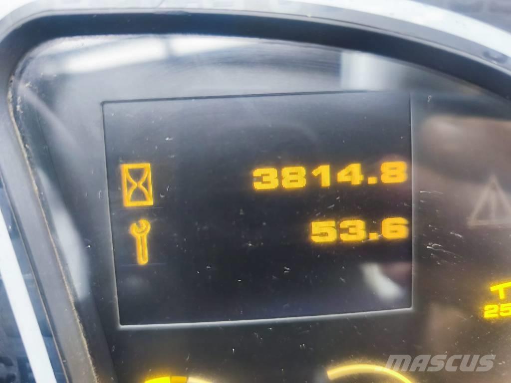 JCB 535-125 텔러 핸들러