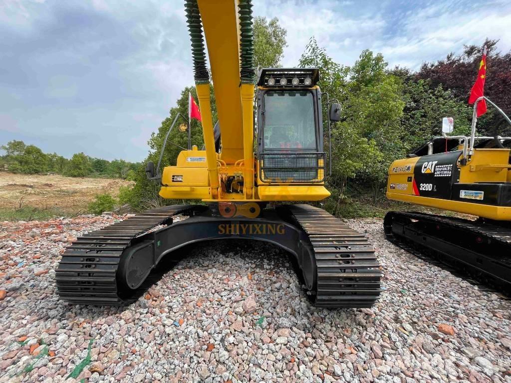 Komatsu PC 240-8 대형 굴삭기 29톤 이상