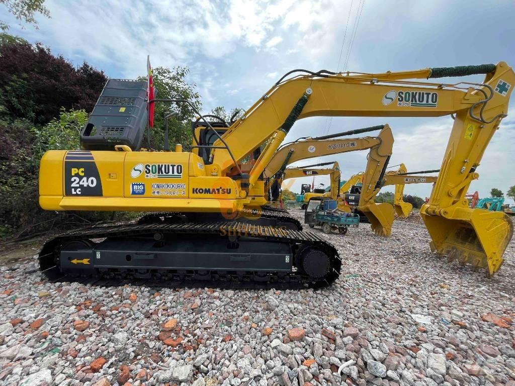 Komatsu PC 240-8 대형 굴삭기 29톤 이상