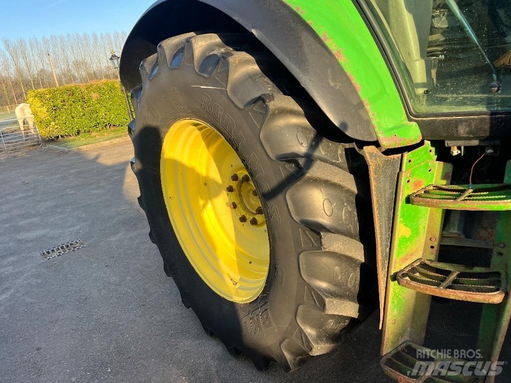 John Deere 6820 트랙터