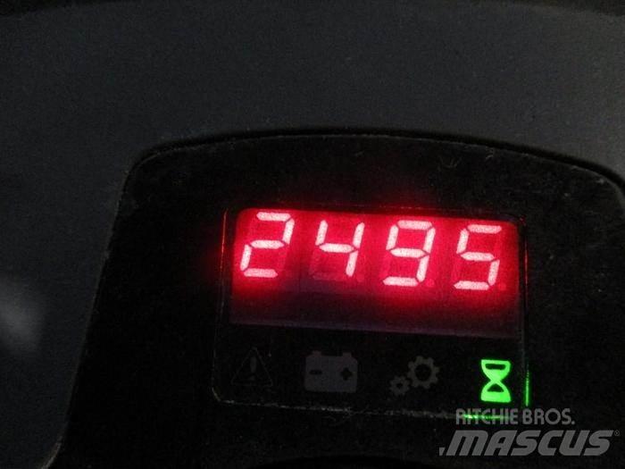 BT LPE 200 로우 리프터(승강대 포함)
