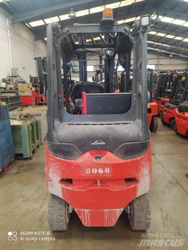 Linde E30/600 전동 지게차