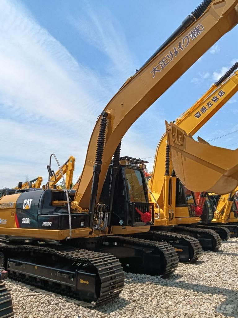 CAT 320D2 중형굴삭기 7톤-28톤