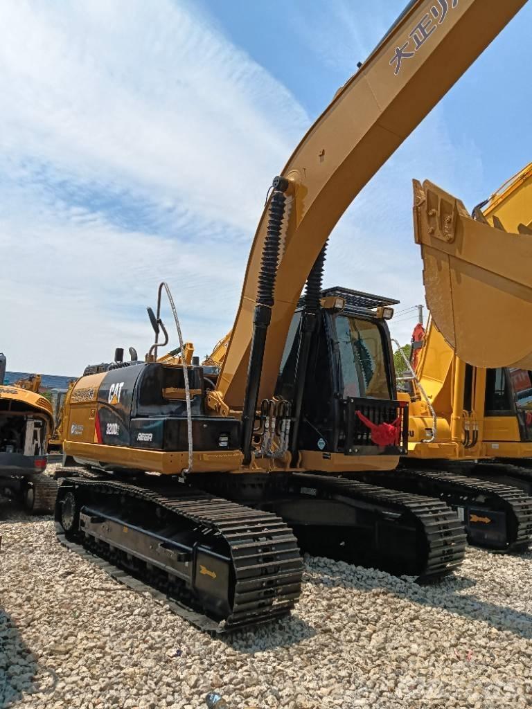 CAT 320D2 중형굴삭기 7톤-28톤