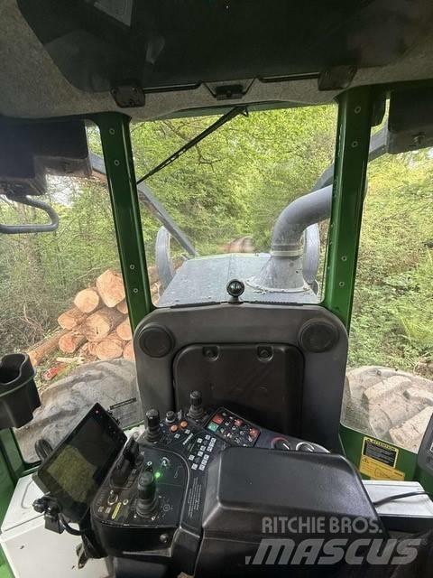 John Deere 640 L 목재스키더