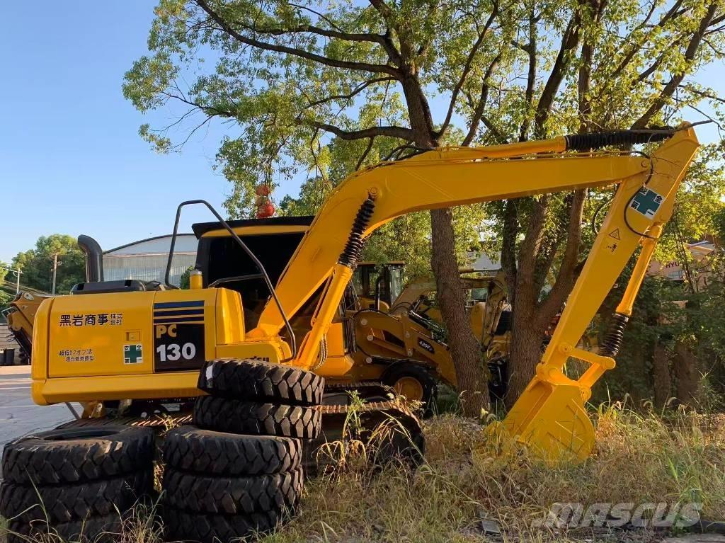 Komatsu PC 130 대형 굴삭기 29톤 이상
