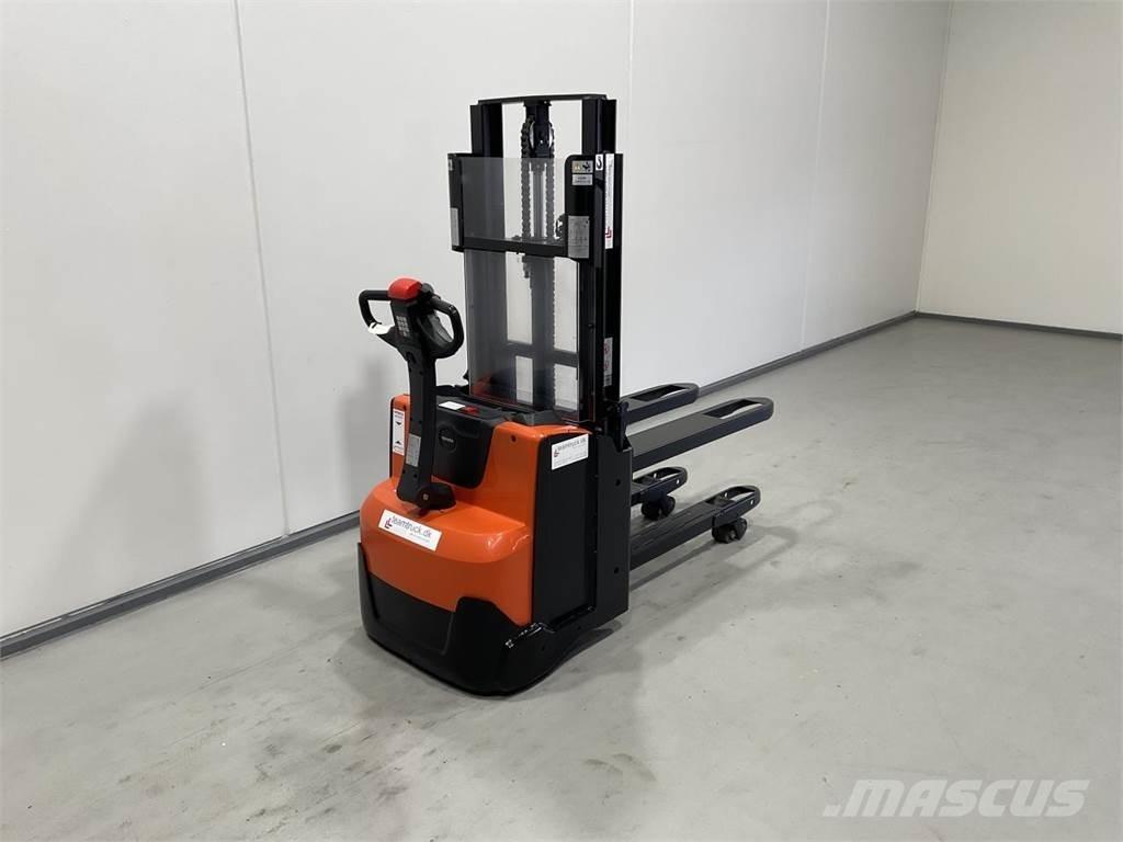 Toyota SWE200D 보행식 리치 지게차