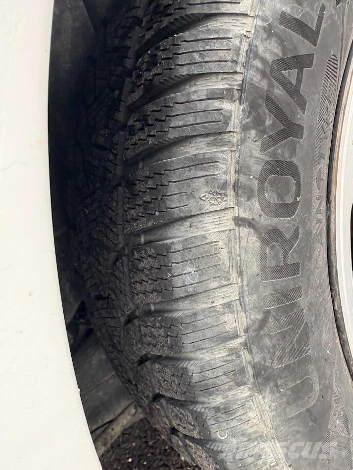 Peugeot 208 자동차