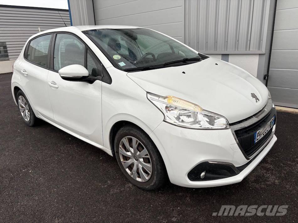 Peugeot 208 자동차