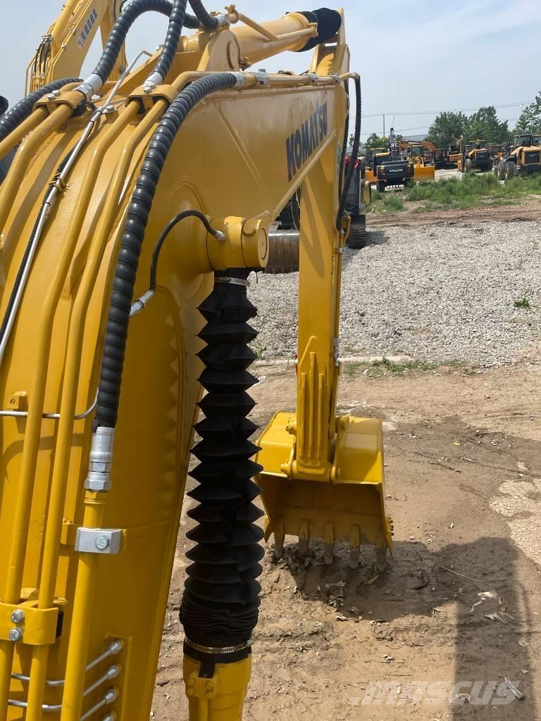 Komatsu PC 130 대형 굴삭기 29톤 이상