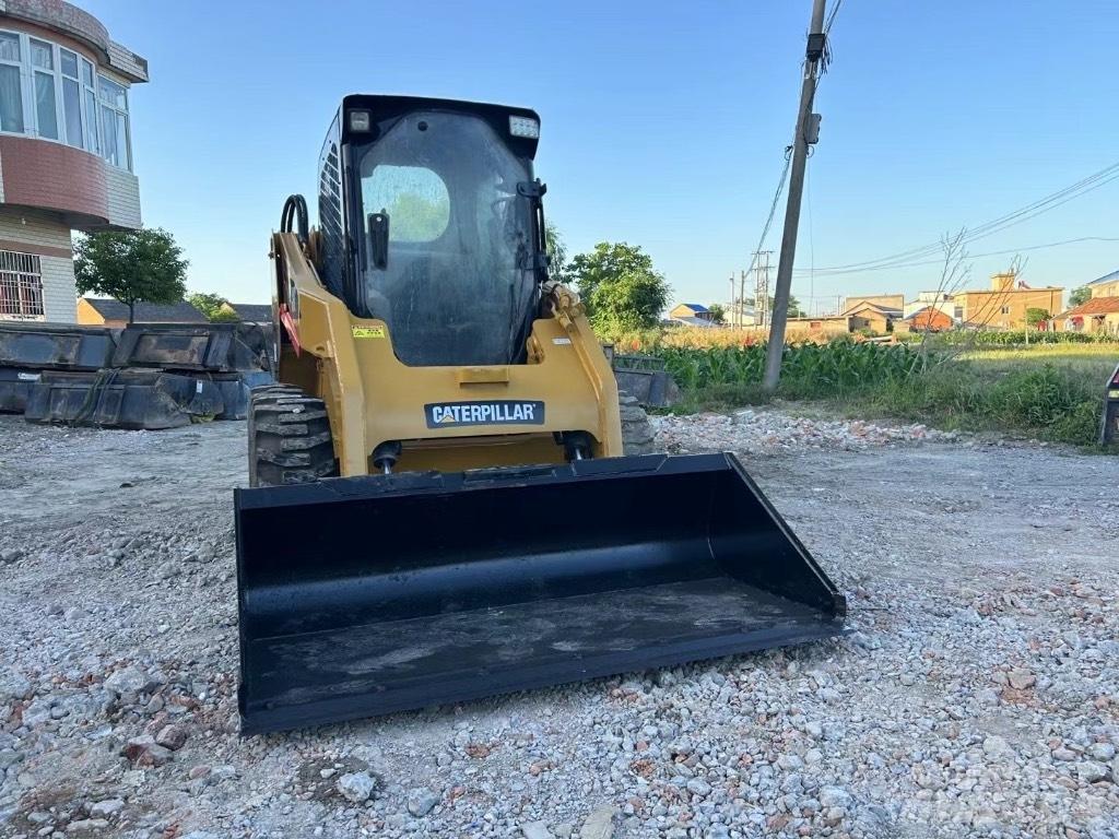 CAT 246 C  스키드로더