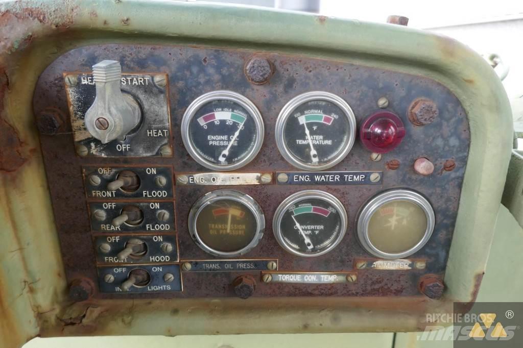 CAT D7F Ex-army 크롤러 도저