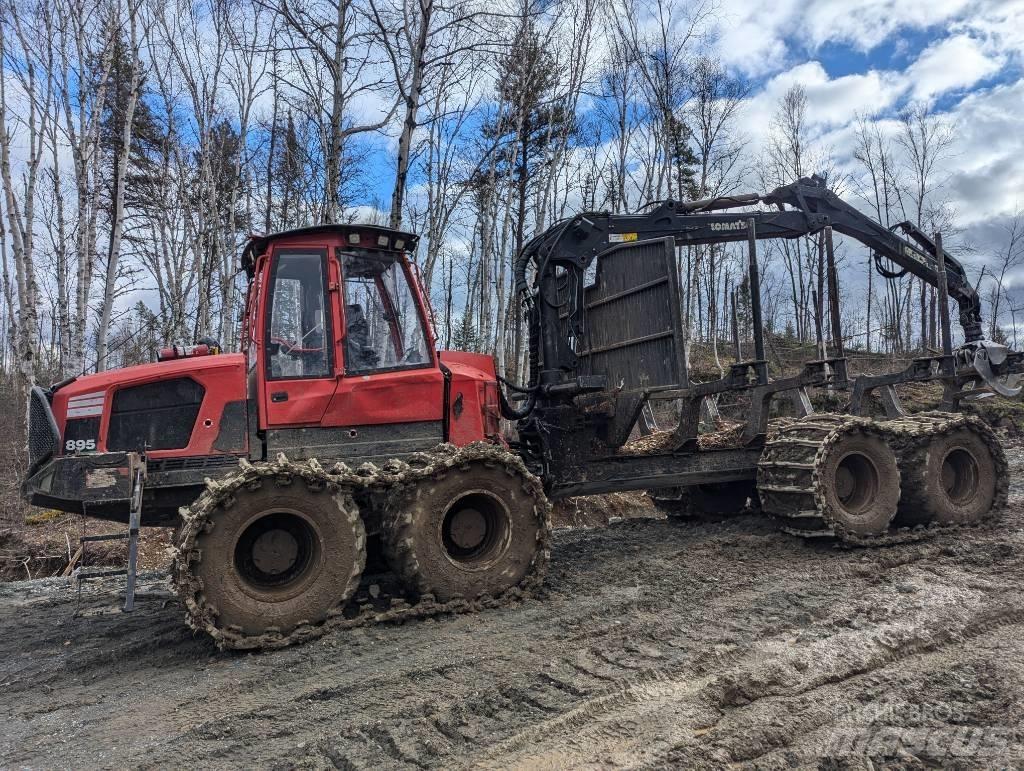 Komatsu 895 원목 포워더